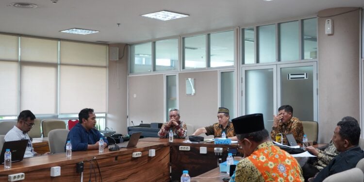 LHKP PP Muhammadiyah sedang melakukan audiensi bersama PWM Jateng membahas terkait wakaf hutan Wonosobo. Rabu, 14 Mei 2025 (Gedung Induk Siti Walidah UMS)