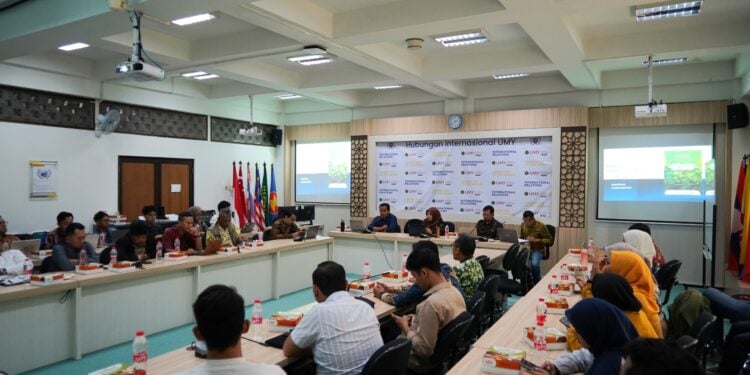 Workshop Advokasi Kebijakan Publik bagi Kader Muhammadiyah di Daerah Istimewa Yogyakarta. Ruang Simulasi Sidang Hubungan Internasional Universitas Muhammadiyah Yogyakarta (Jum'at, 11 Juli 2025)
